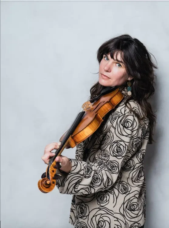 Amy Alvey - award winning fiddler